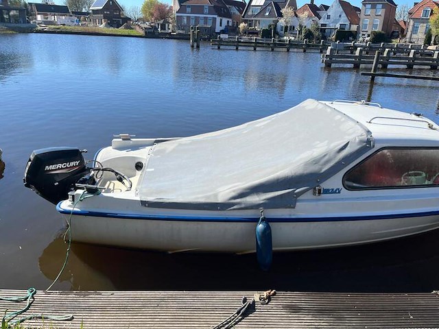 Polyester kajuitboot, kmv, met mercury f 15 el buitenboordmotor op pega boottrailer - afbeelding 26 van  31