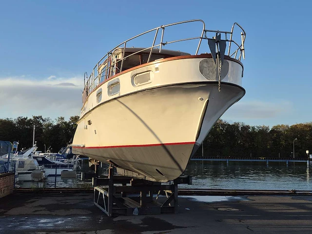 Polyester kruiser - motor yacht - afbeelding 12 van  49