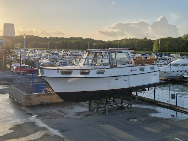 Polyester kruiser - motor yacht - afbeelding 20 van  49