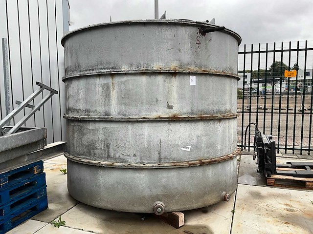 Polyester opslagtank - afbeelding 1 van  6