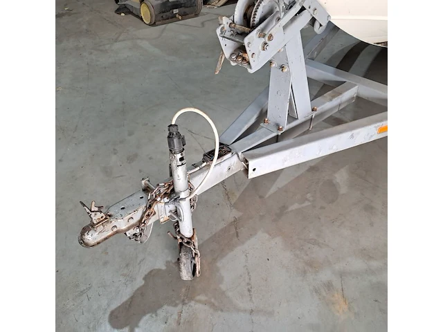 Polyester speedboot met inboard motor, stingray, (58-02-yn) - afbeelding 15 van  40