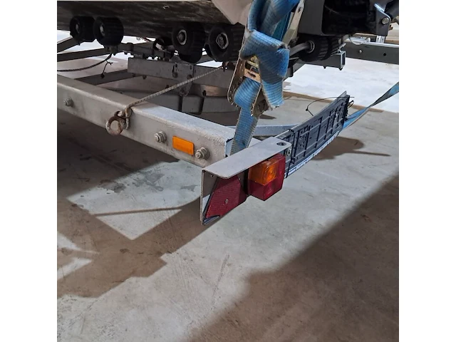 Polyester speedboot met inboard motor, stingray, (58-02-yn) - afbeelding 27 van  40