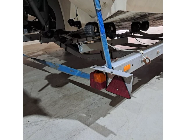 Polyester speedboot met inboard motor, stingray, (58-02-yn) - afbeelding 29 van  40