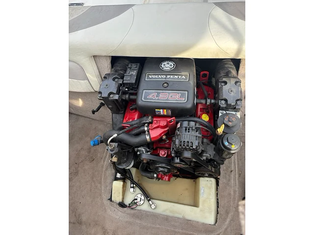 Polyester speedboot met inboard motor, stingray, (58-02-yn) - afbeelding 40 van  40