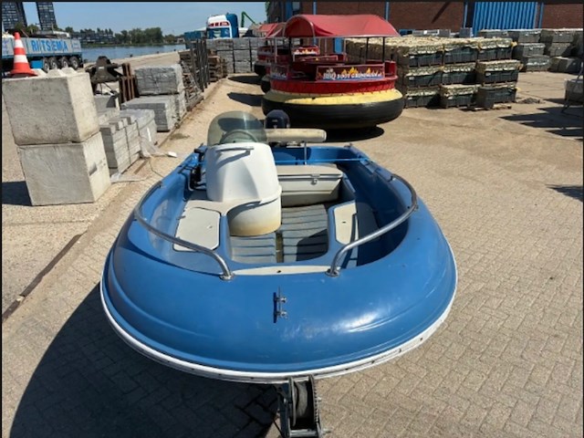 Polyester sportboot/sloep met tohatsu 9.8 pk buitenboordmotor en trailer - afbeelding 3 van  7
