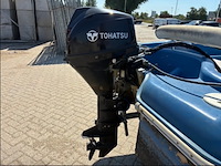 Polyester sportboot/sloep met tohatsu 9.8 pk buitenboordmotor en trailer - afbeelding 6 van  7