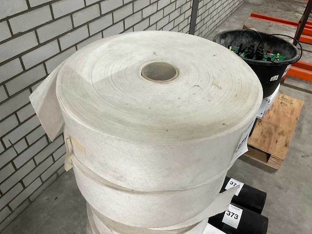 Polyester vlies op rol (7x) - afbeelding 1 van  3