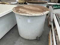 Polyester waterreservoir