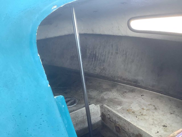 Polyester zeilboot met trailer - afbeelding 6 van  9