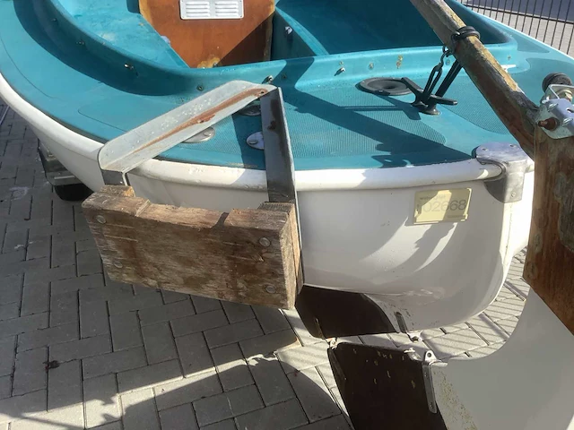 Polyester zeilboot met trailer - afbeelding 9 van  9
