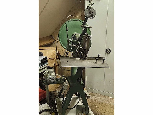 Polygraph / veb falz und heftmachinenwerk - 6514 - polygraph boek bind machine - afbeelding 1 van  14