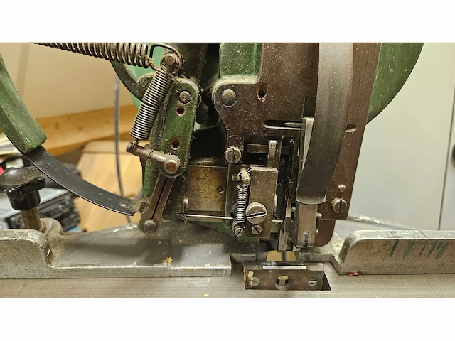 Polygraph / veb falz und heftmachinenwerk - 6514 - polygraph boek bind machine - afbeelding 8 van  14