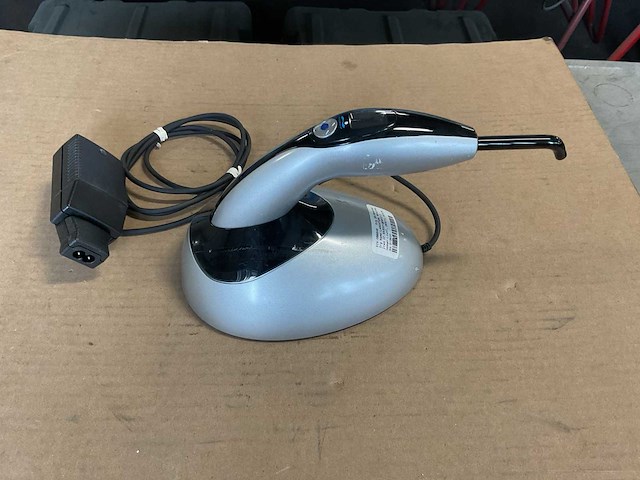 Polywave bluephase 20i dental light - afbeelding 1 van  2