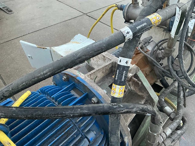 Pomp 110 kw met tank - afbeelding 11 van  13