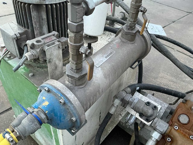 Pomp 110 kw met tank - afbeelding 2 van  13