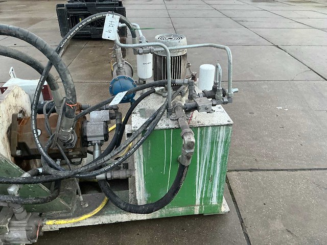 Pomp 110 kw met tank - afbeelding 9 van  13