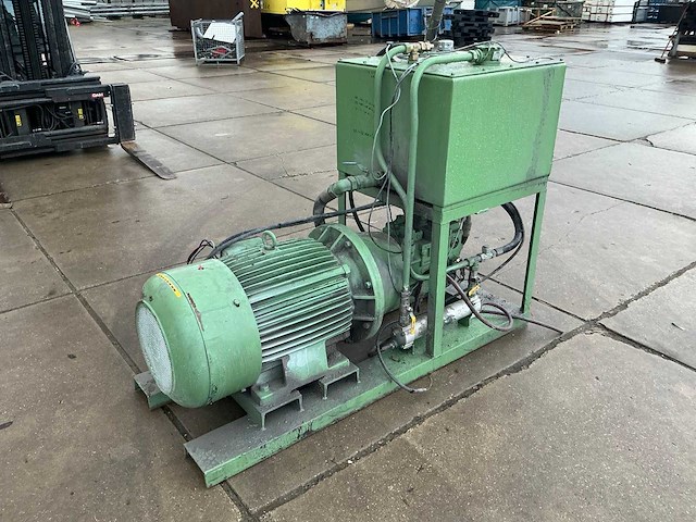 Pomp 55 kw met tank - afbeelding 14 van  16