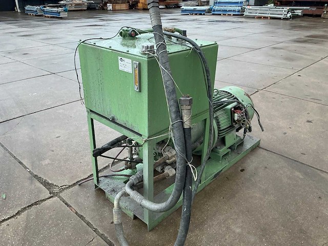 Pomp 55 kw met tank - afbeelding 7 van  16