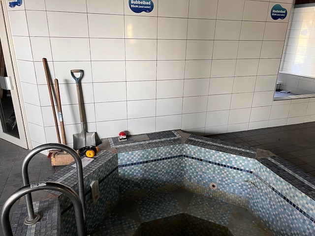 Pomp en bubbelbad interval installatie - afbeelding 1 van  11