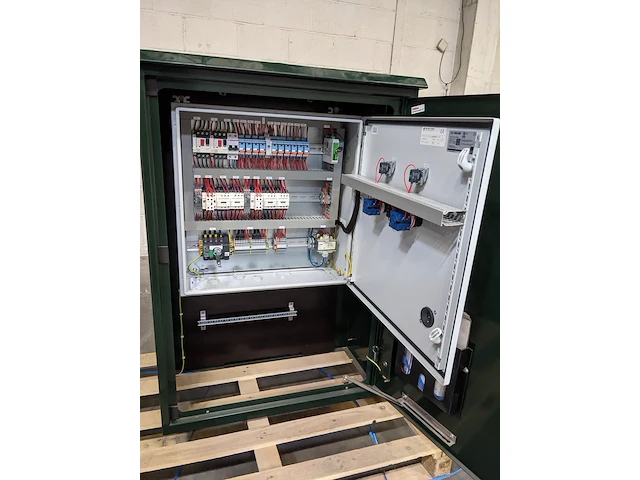 Pomp installatie met schakelkast t.b.v. infra project, grundfos - afbeelding 38 van  93