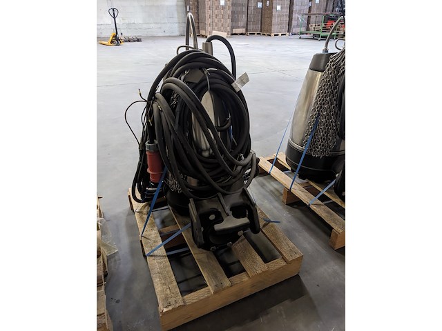 Pomp installatie met schakelkast t.b.v. infra project grundfos - afbeelding 4 van  93