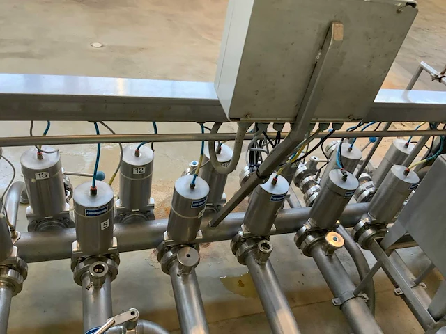 Pomp met 14 pneumatische kleppen - afbeelding 3 van  13