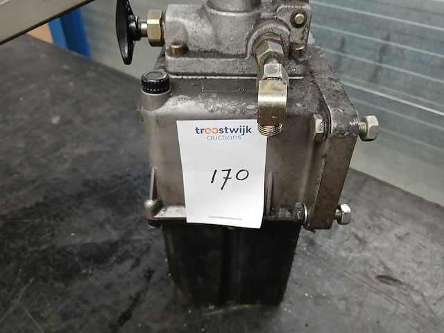 Pomp met cilinder - afbeelding 2 van  4