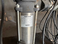 Pomp met slangen - afbeelding 2 van  3