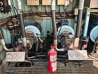 Pompunit in zeecontainer - afbeelding 12 van  24