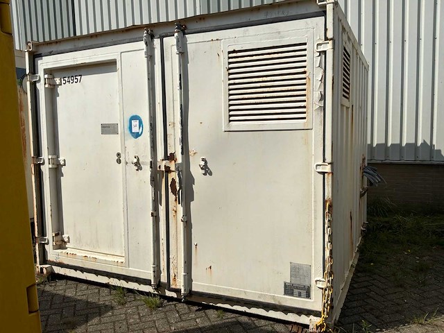 Pompunit in zeecontainer - afbeelding 22 van  24