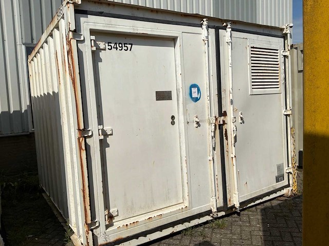 Pompunit in zeecontainer - afbeelding 23 van  24