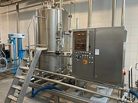 Pompunit met platenwarmtewisselaar en ketel