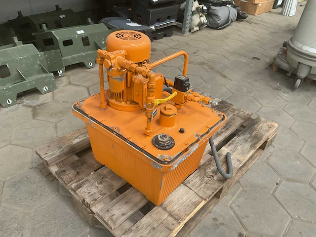 Pompunit - afbeelding 1 van  5