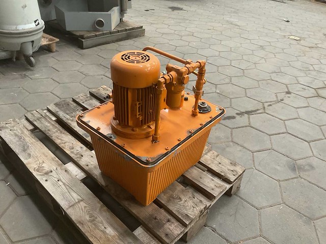 Pompunit - afbeelding 2 van  5