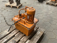 Pompunit - afbeelding 4 van  5