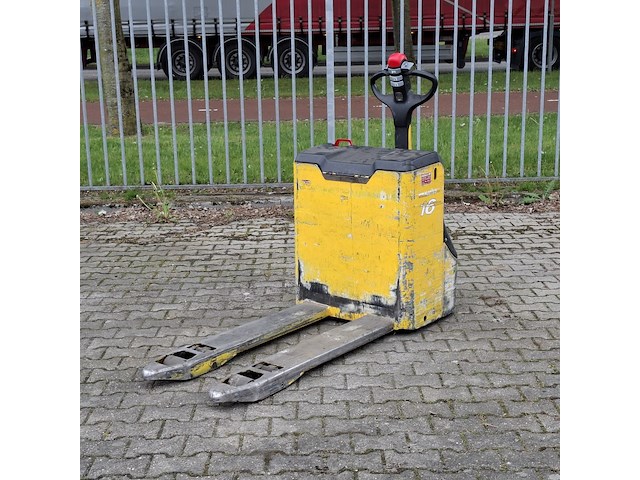 Pompwagen, komatsu, tl16, geel , 2010 - afbeelding 1 van  24