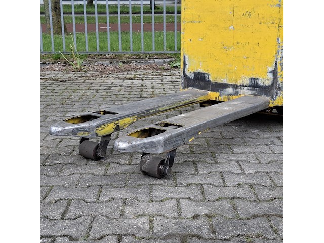 Pompwagen, komatsu, tl16, geel , 2010 - afbeelding 14 van  24