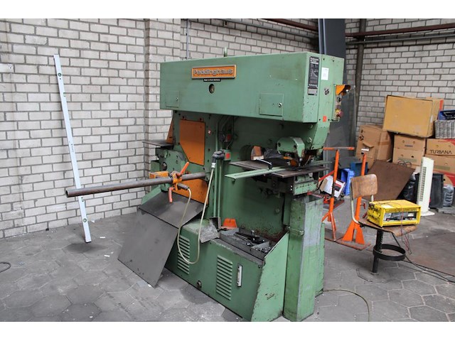 Ponsmachine peddinghaus 60/100h met diverse ponsen. machinenr 4423056885021. - afbeelding 1 van  5