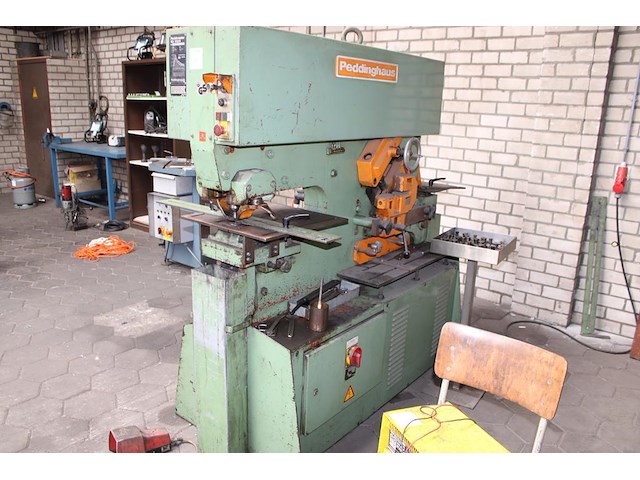 Ponsmachine peddinghaus 60/100h met diverse ponsen. machinenr 4423056885021. - afbeelding 2 van  5