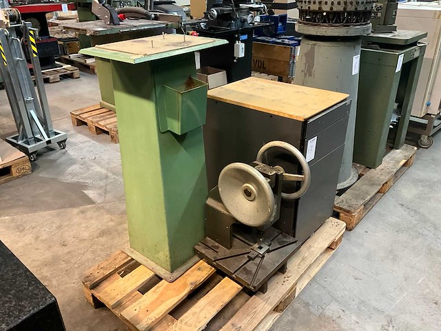 Ponsmachine - afbeelding 1 van  15