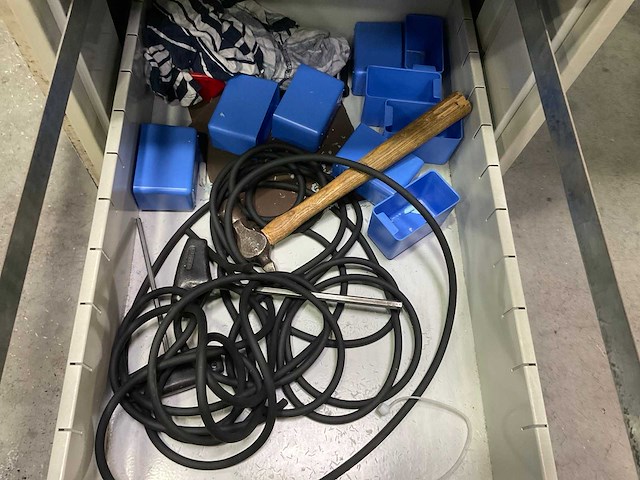 Ponsmachine - afbeelding 2 van  11