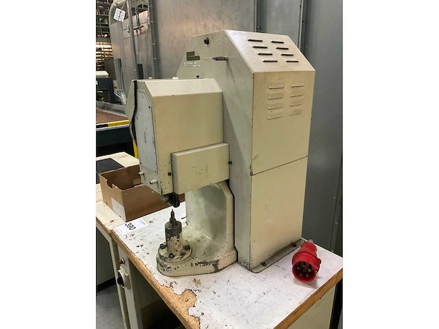 Ponsmachine - afbeelding 7 van  11