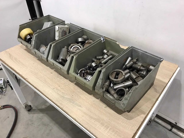 Ponsmateriaal - afbeelding 1 van  7