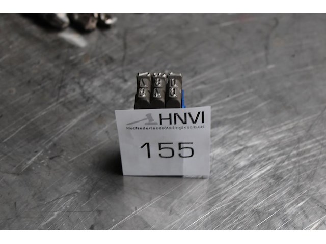 Ponsset. 1 tm 9. zes ontbreekt. 8 mm. - afbeelding 1 van  2