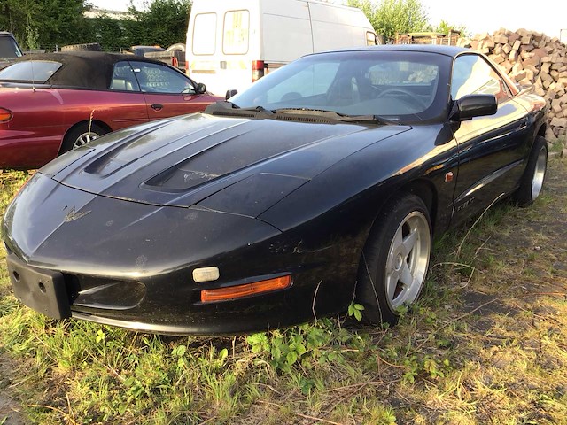 Pontiac - 1993 - firebird - personenauto - afbeelding 1 van  26