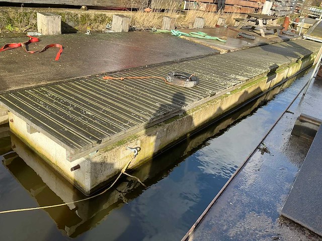 Ponton - afbeelding 3 van  6