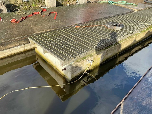 Ponton - afbeelding 4 van  6