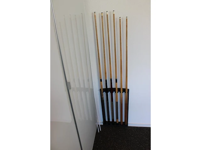 Poolbiljarttafel kimsteel by sam billiards spain met afdeklaken, 2 sets ballen, twee opzettriangels, zes ke... - afbeelding 5 van  6