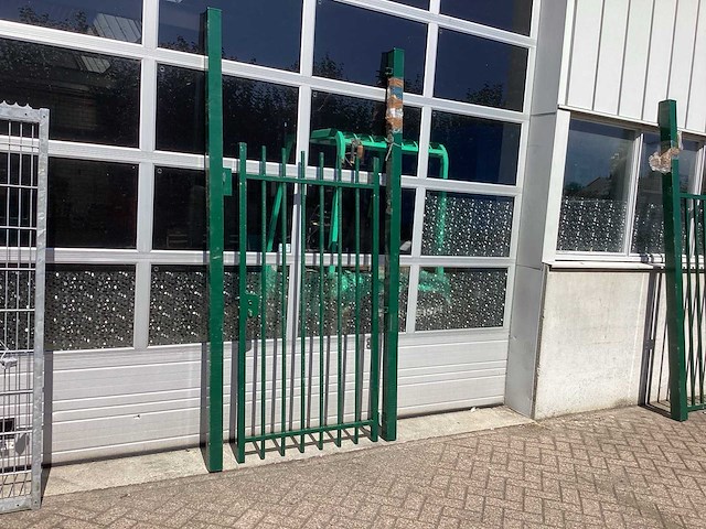 Poort 1 mrt met palen - afbeelding 1 van  10