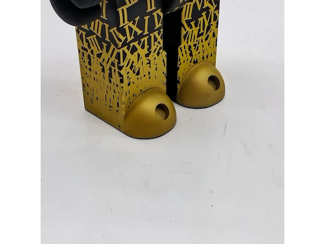 Pop, bearbrick, shareef - afbeelding 6 van  8